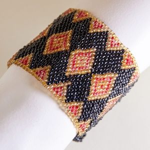 Vintage hand beaded cuff wrap bracelet diamond pattern